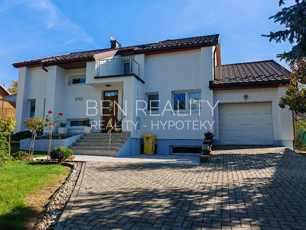 Prodej rodinného domu 230 m², pozemek 909 m²
